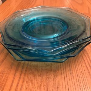 Blue Vintage glass plates 4 dinner 9.5in & 4 salad 7in plates (8 total plates)